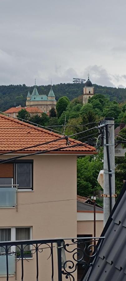 Apartman S Vyhladom Na Bojnicky Zamok Бойнице Екстериор снимка